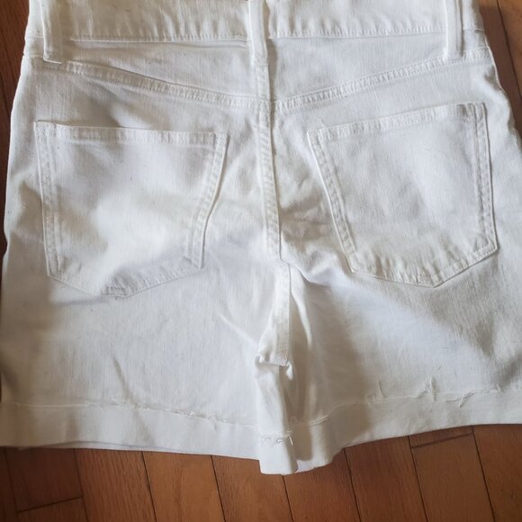 Gap High Rise Short - Picture 2 of 4